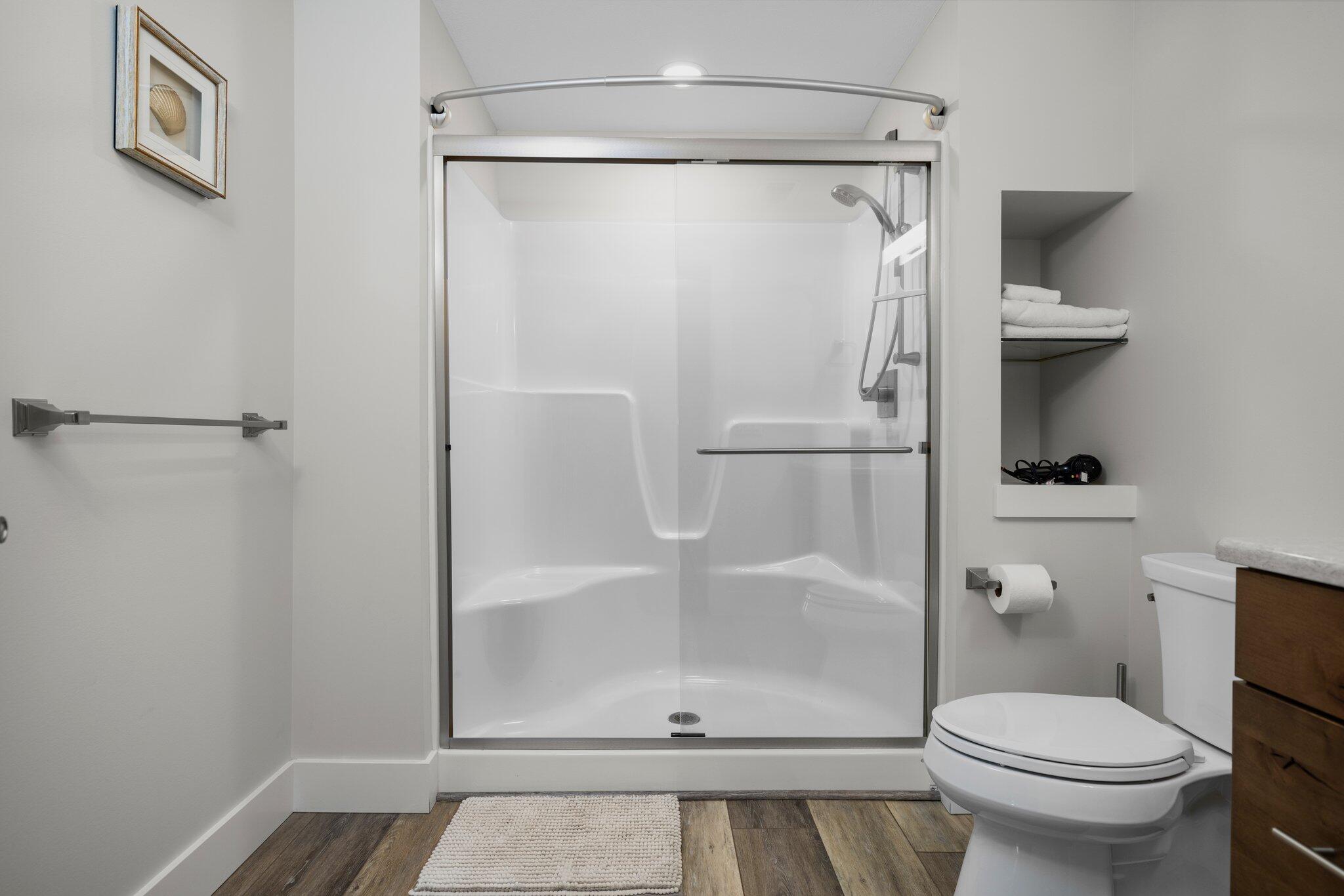 15241 Maxey Road Arcadia, MI 49613 - Photo 60 of 80 Full bath in walk-out level