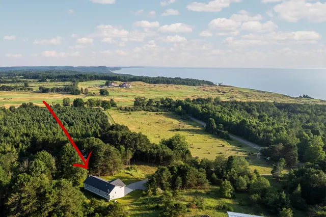 $799,999 | 15241 Maxey Road, Arcadia, MI 49613