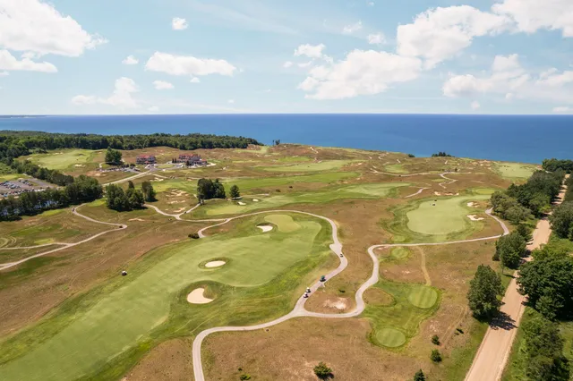 $799,999 | 15241 Maxey Road, Arcadia, MI 49613