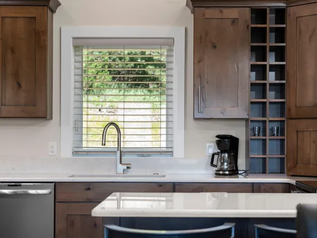 $799,999 | 15241 Maxey Road, Arcadia, MI 49613