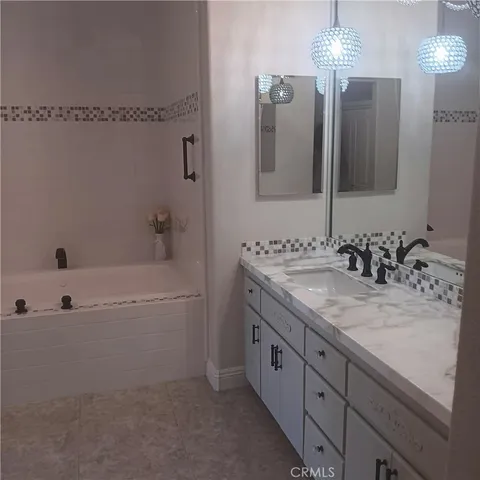 $624,000 | 127 Lakeshore Drive, Rancho Mirage, CA 92270