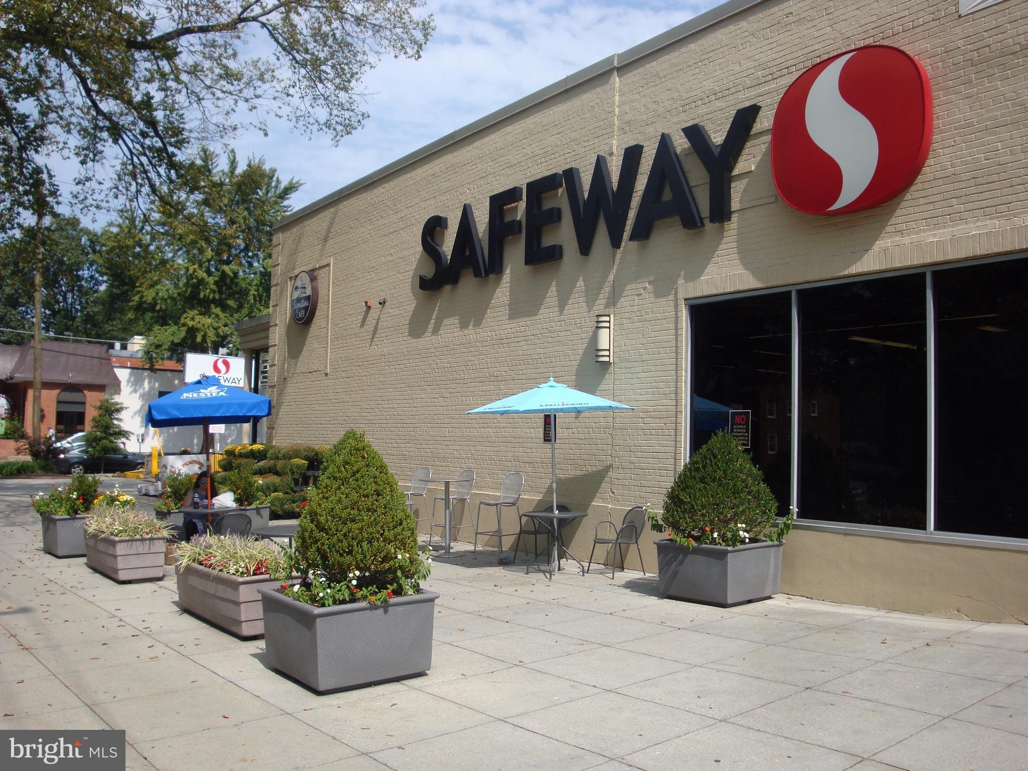 4555 MacArthur Boulevard Northwest, Unit 202 Washington, DC 20007 - Photo 14 of 14 Safeway nearby