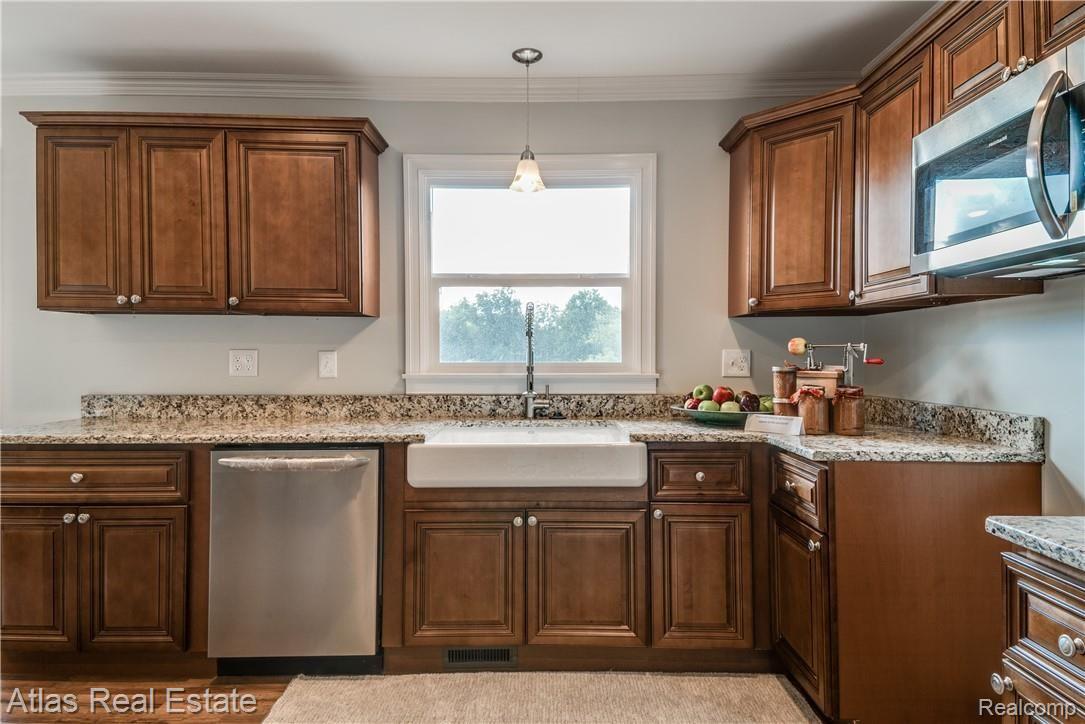 11022 Hegel Road Goodrich, MI 48438 - Photo 34 of 78 Interiors (9 of 55).jpg