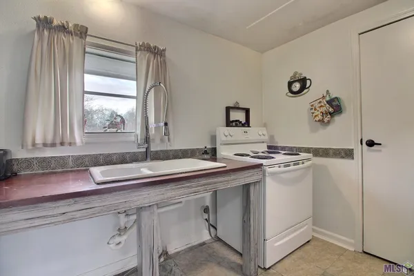 $114,500 | 37230 R And R Drive, Walker, LA 70785