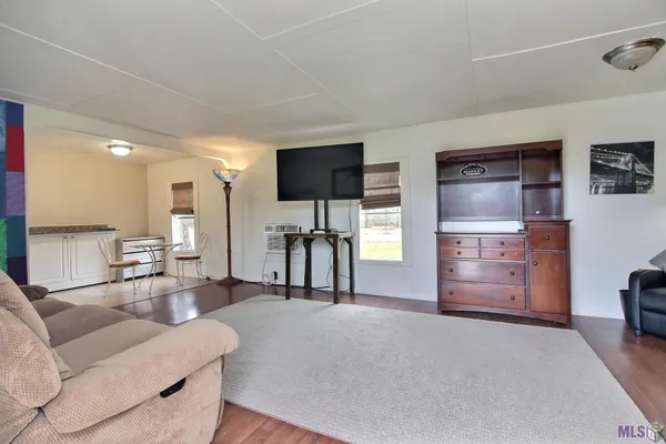 $114,500 | 37230 R And R Drive, Walker, LA 70785