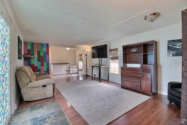 $114,500 | 37230 R And R Drive, Walker, LA 70785