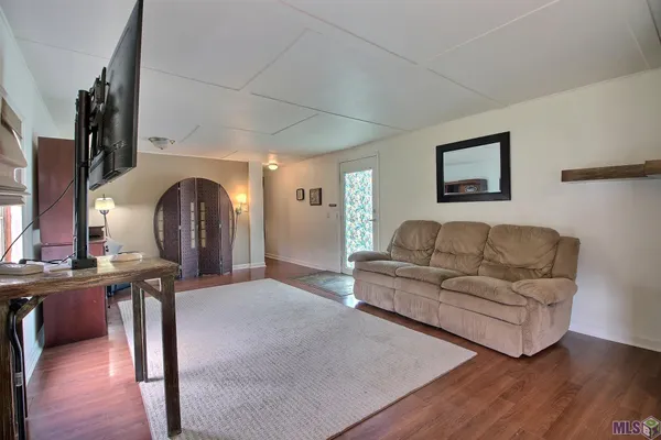 $114,500 | 37230 R And R Drive, Walker, LA 70785