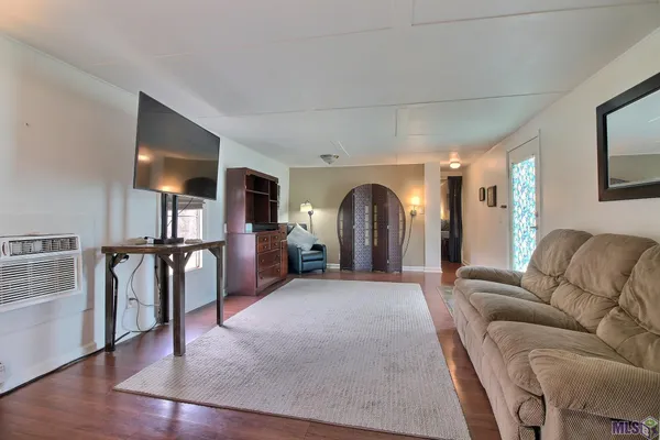 $114,500 | 37230 R And R Drive, Walker, LA 70785