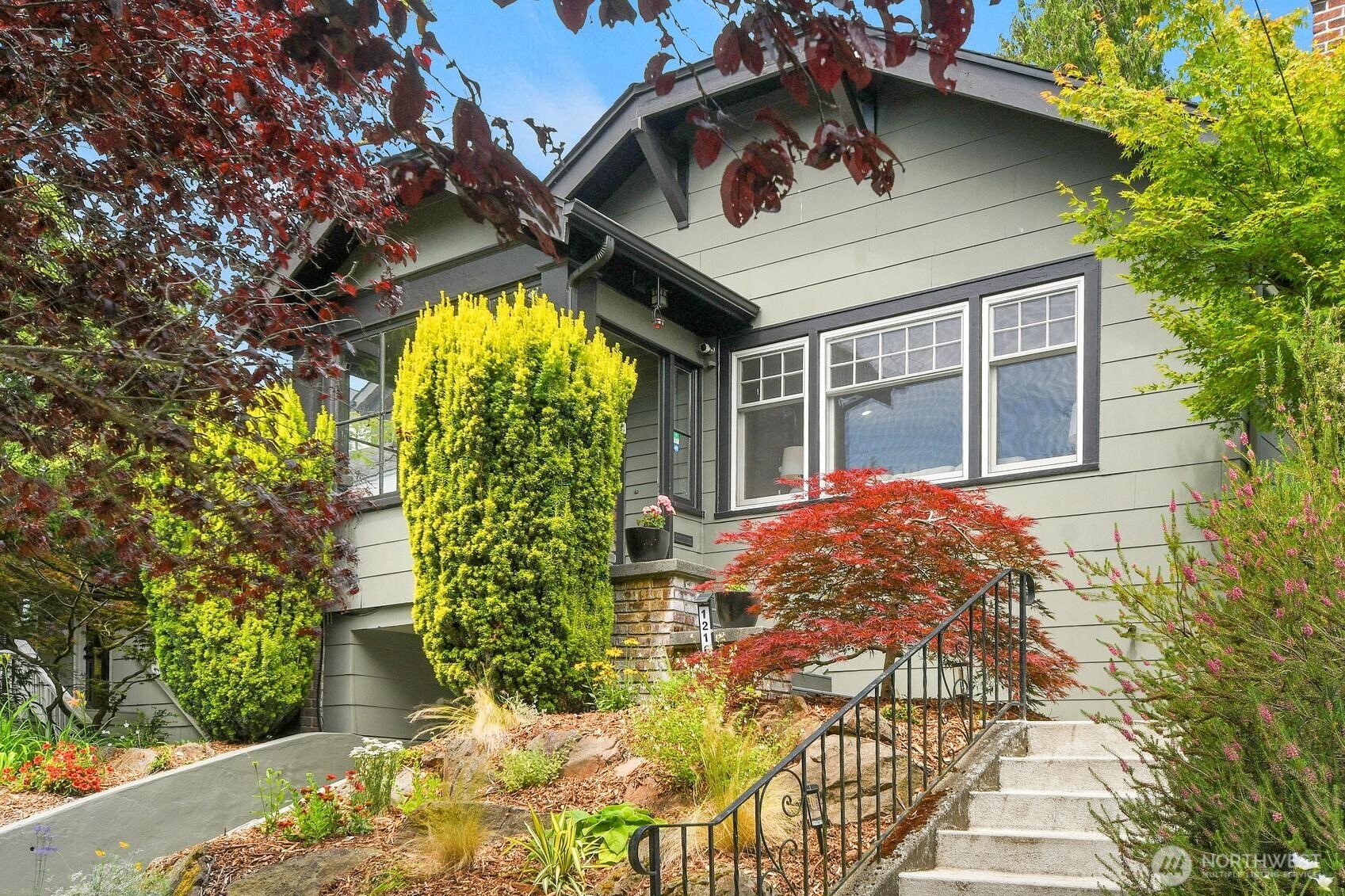 1216 North 47th Street Seattle, WA 98103 - Photo 1 of 32