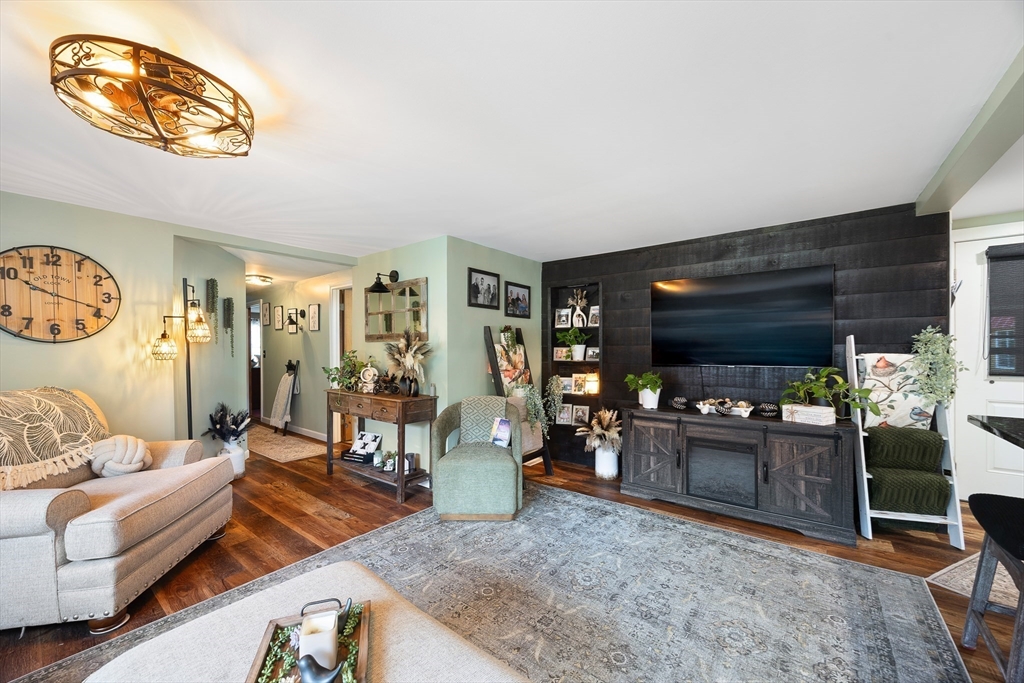 284 Buck Pond Road Westfield, MA 01085 - Photo 12 of 36