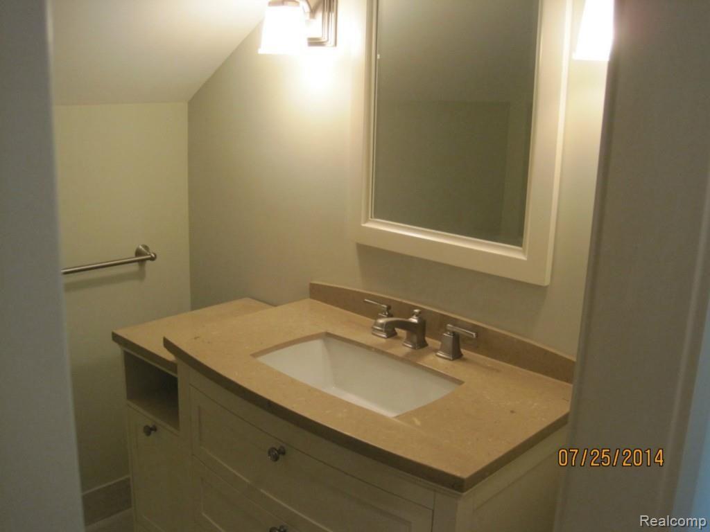 61 Devonshire Road Pleasant Ridge, MI 48069 - Photo 22 of 32 IMG_2046.jpg