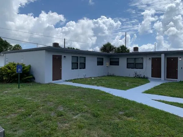 $1,200,000 | 2840 Avenue South, West Palm Beach, FL 33404