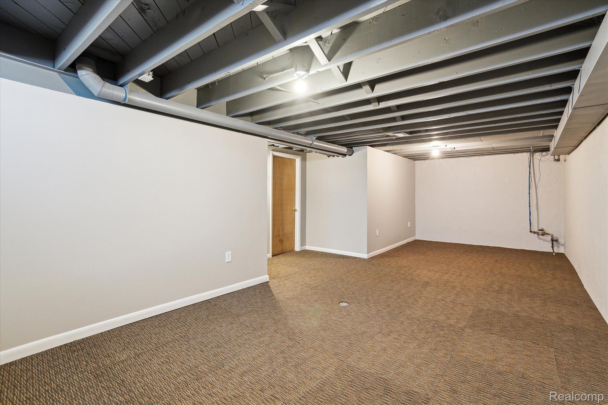 9904 Farmington Road Livonia, MI 48150 - Photo 18 of 29