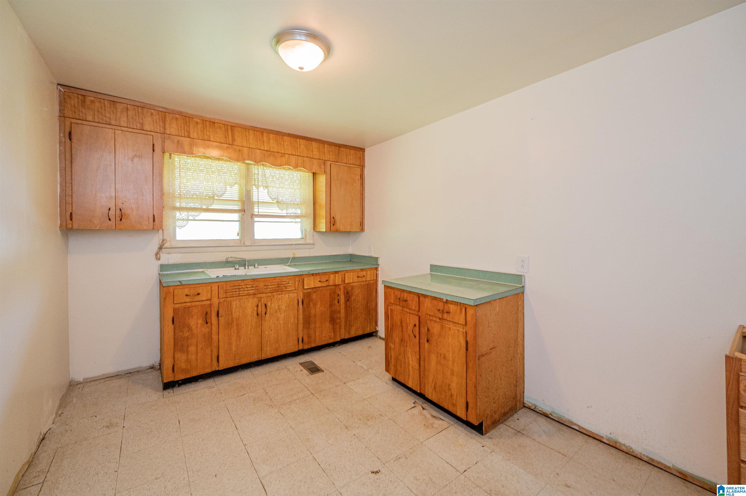 2484 Lively Road Adamsville, AL 35005 - Photo 22 of 50