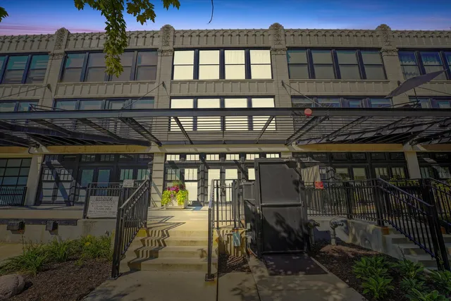 $339,999 | 1070 West 15th Street, Unit 251, Chicago, IL 60608