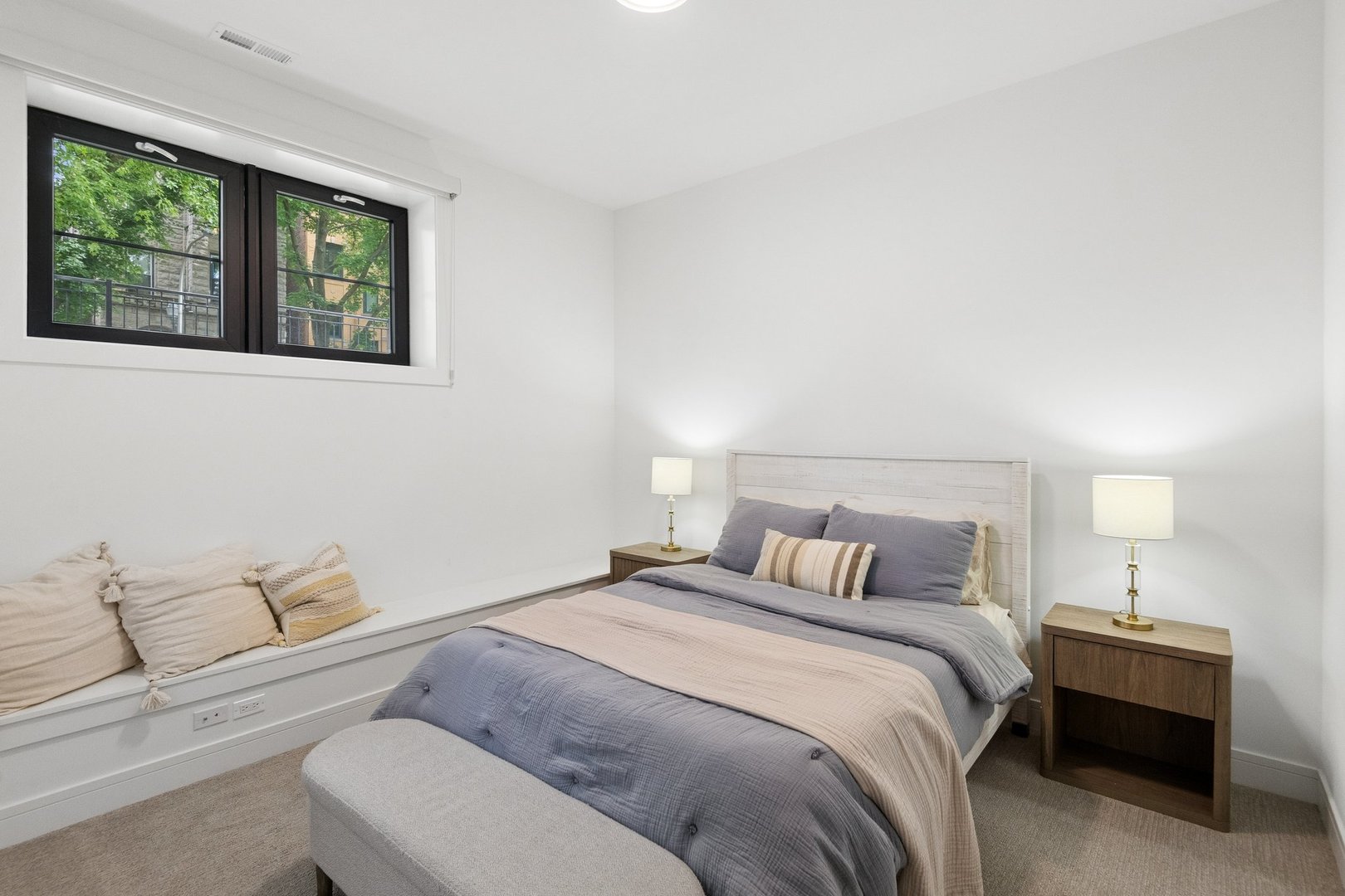 1842 North Whipple Street, Unit 1 Chicago, IL 60647 - Photo 24 of 37