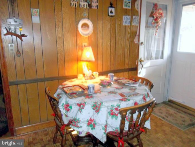 3221 East Joppa Road Baltimore, MD 21234 - Photo 5 of 25 Table Area In Kitchen