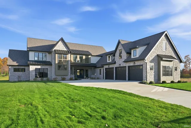 $979,900 | 594 Contour Cove, Huntertown, IN 46748