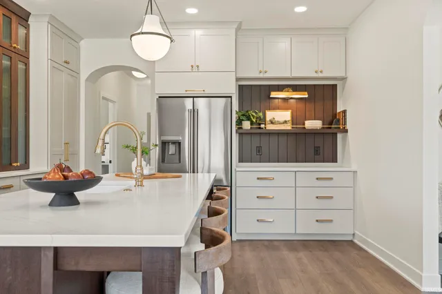 $979,900 | 594 Contour Cove, Huntertown, IN 46748