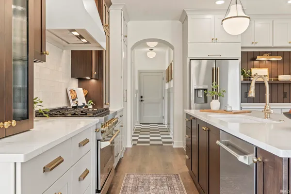 $979,900 | 594 Contour Cove, Huntertown, IN 46748