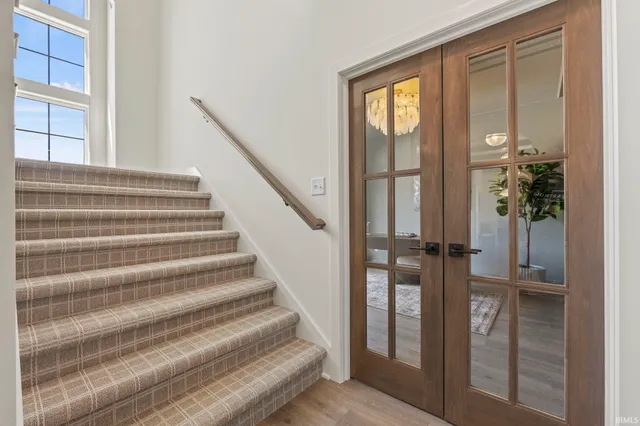 $979,900 | 594 Contour Cove, Huntertown, IN 46748