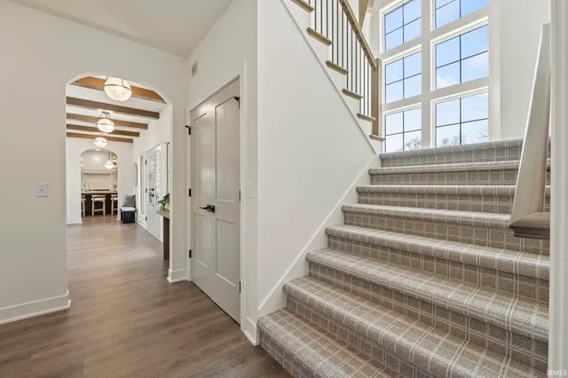 $979,900 | 594 Contour Cove, Huntertown, IN 46748