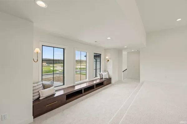 $979,900 | 594 Contour Cove, Huntertown, IN 46748