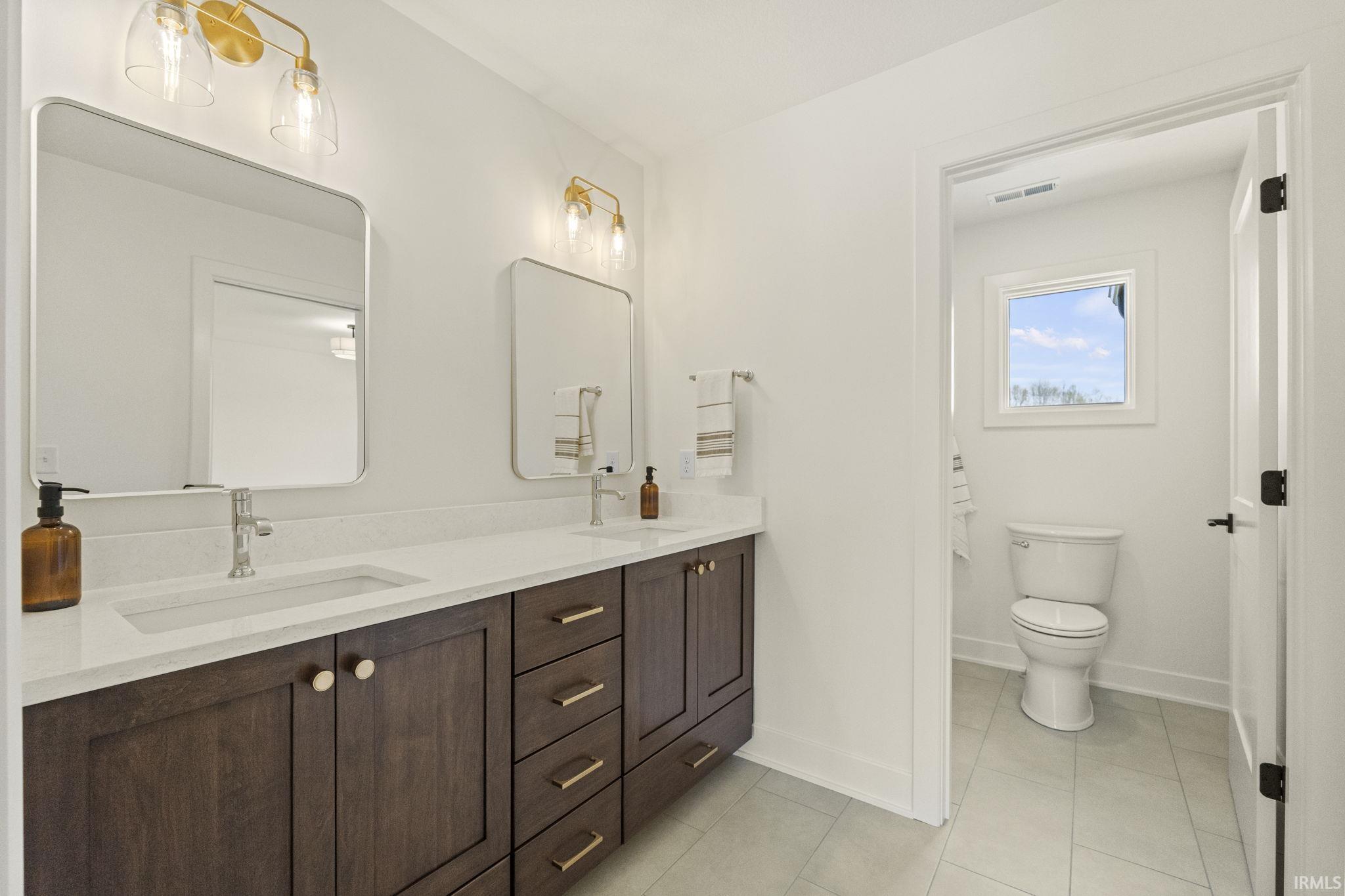 594 Contour Cove Huntertown, IN 46748 - Photo 32 of 36