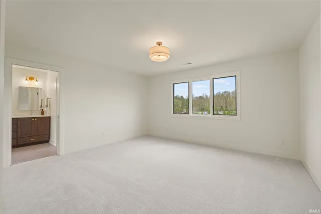 $979,900 | 594 Contour Cove, Huntertown, IN 46748