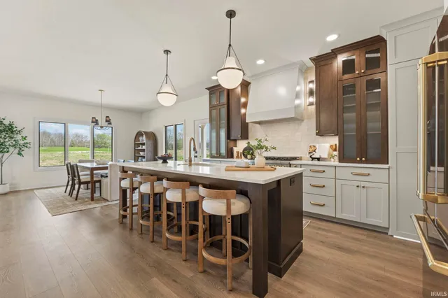 $979,900 | 594 Contour Cove, Huntertown, IN 46748