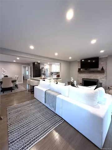 $849,000 | 24 Pegs Lane, Riverhead, NY 11901