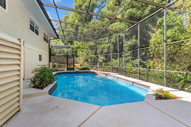 a view of a yard with plants