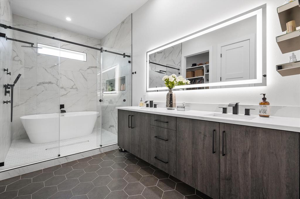 4029 Ivanhoe Lane Dallas, TX 75212 - Photo 11 of 39