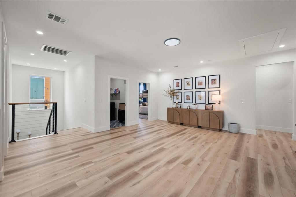 4029 Ivanhoe Lane Dallas, TX 75212 - Photo 13 of 39