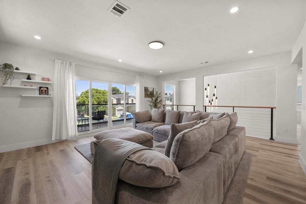 4029 Ivanhoe Lane Dallas, TX 75212 - Photo 20 of 39