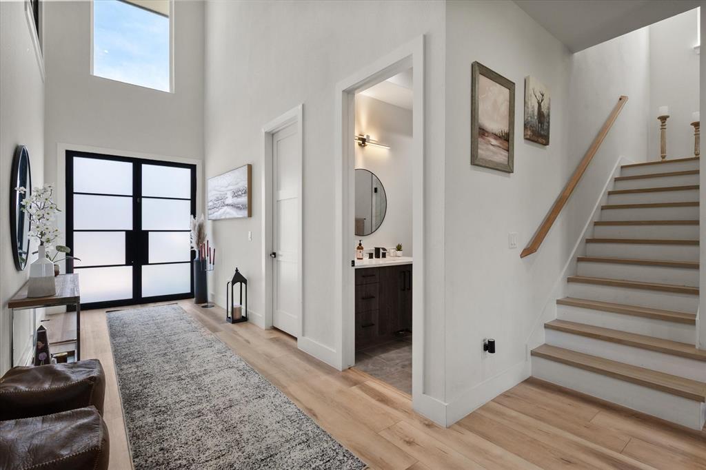 4029 Ivanhoe Lane Dallas, TX 75212 - Photo 2 of 39