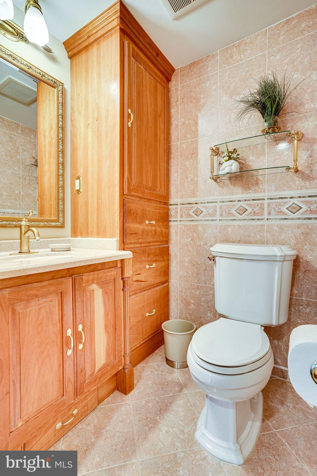7013 Spur Road Springfield, VA 22153 - Photo 13 of 68 Powder Room