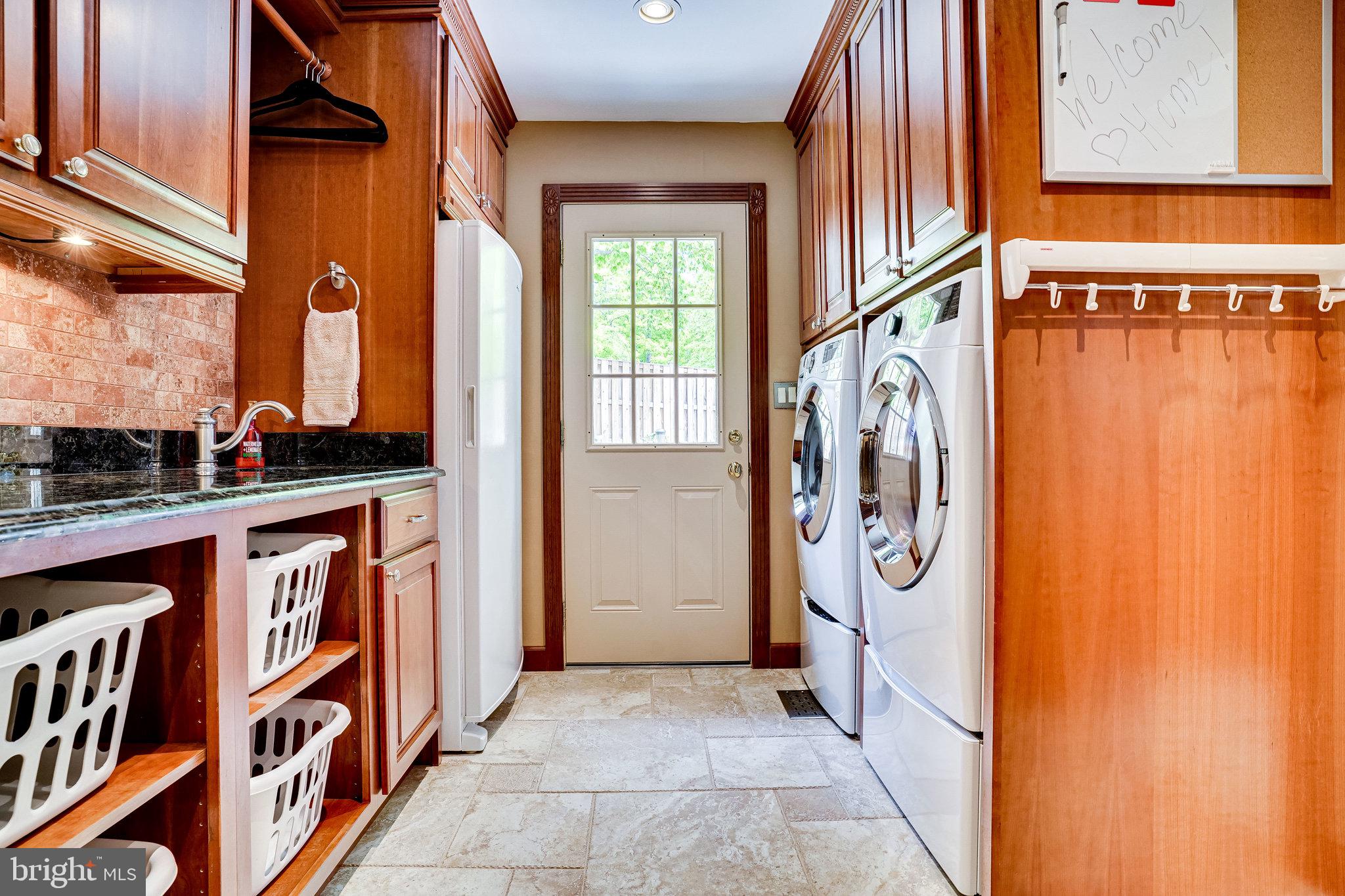 7013 Spur Road Springfield, VA 22153 - Photo 30 of 68 Carefully Planned Out and Organized