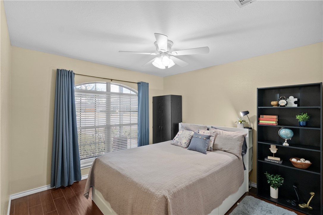 4012 Park Hurst Drive Bryan, TX 77802 - Photo 23 of 37