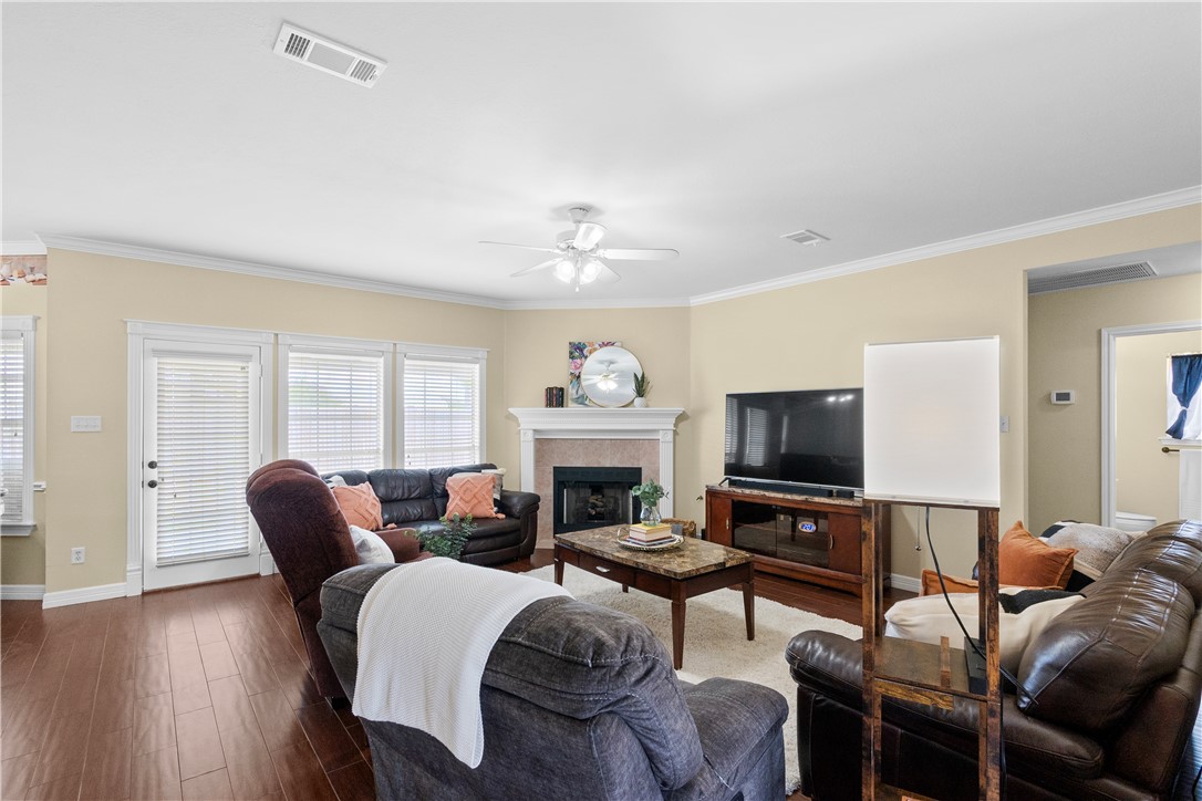 4012 Park Hurst Drive Bryan, TX 77802 - Photo 5 of 37