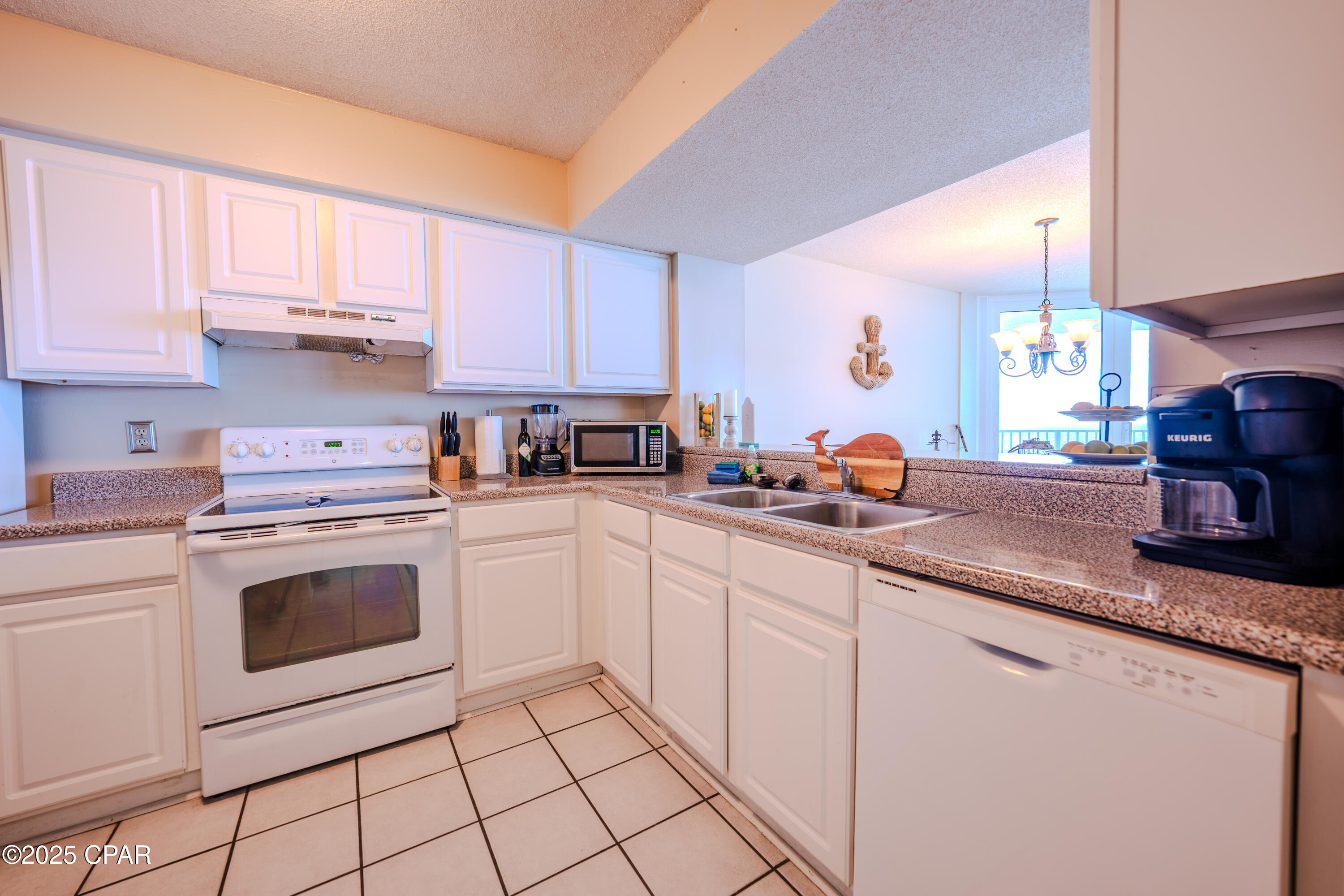 7205 Thomas Drive, Unit 1206E Panama City Beach, FL 32408 - Photo 9 of 28