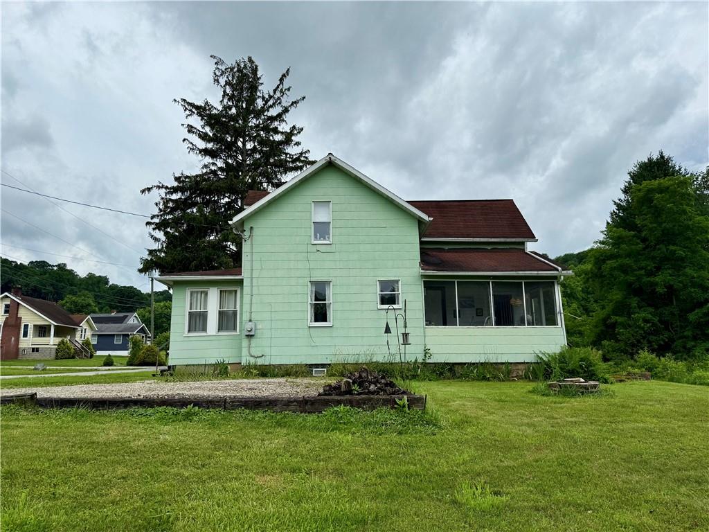 114 Stewarton Road Mill Run, PA 15464 - Photo 4 of 35