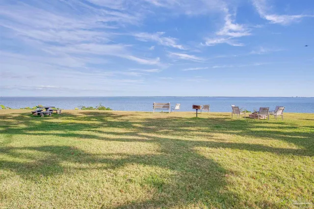 $1,350 | 710 Scenic Highway, Unit 202, Pensacola, FL 32503