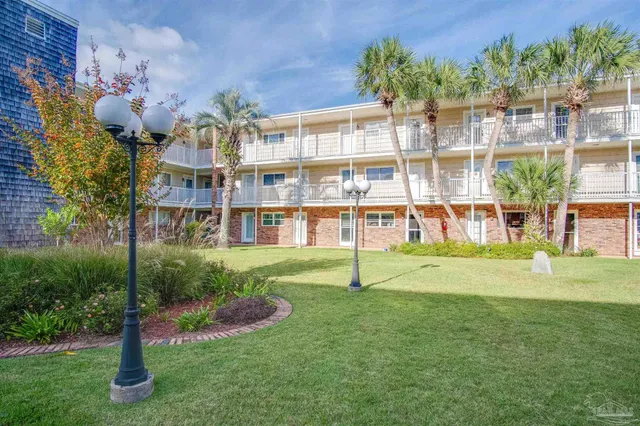 $1,350 | 710 Scenic Highway, Unit 202, Pensacola, FL 32503