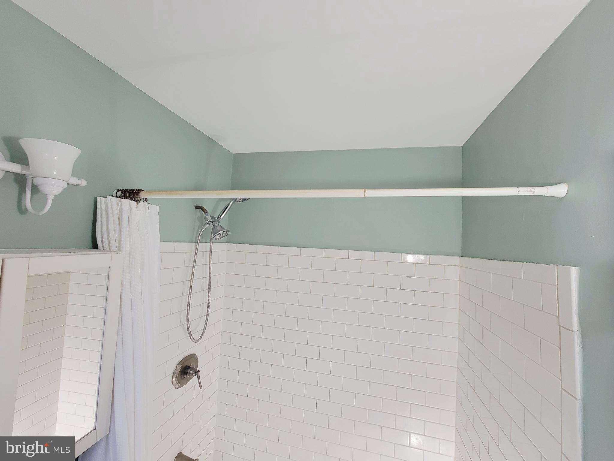 3408 Gunston Road Alexandria, VA 22302 - Photo 15 of 27 a bathroom with a shower
