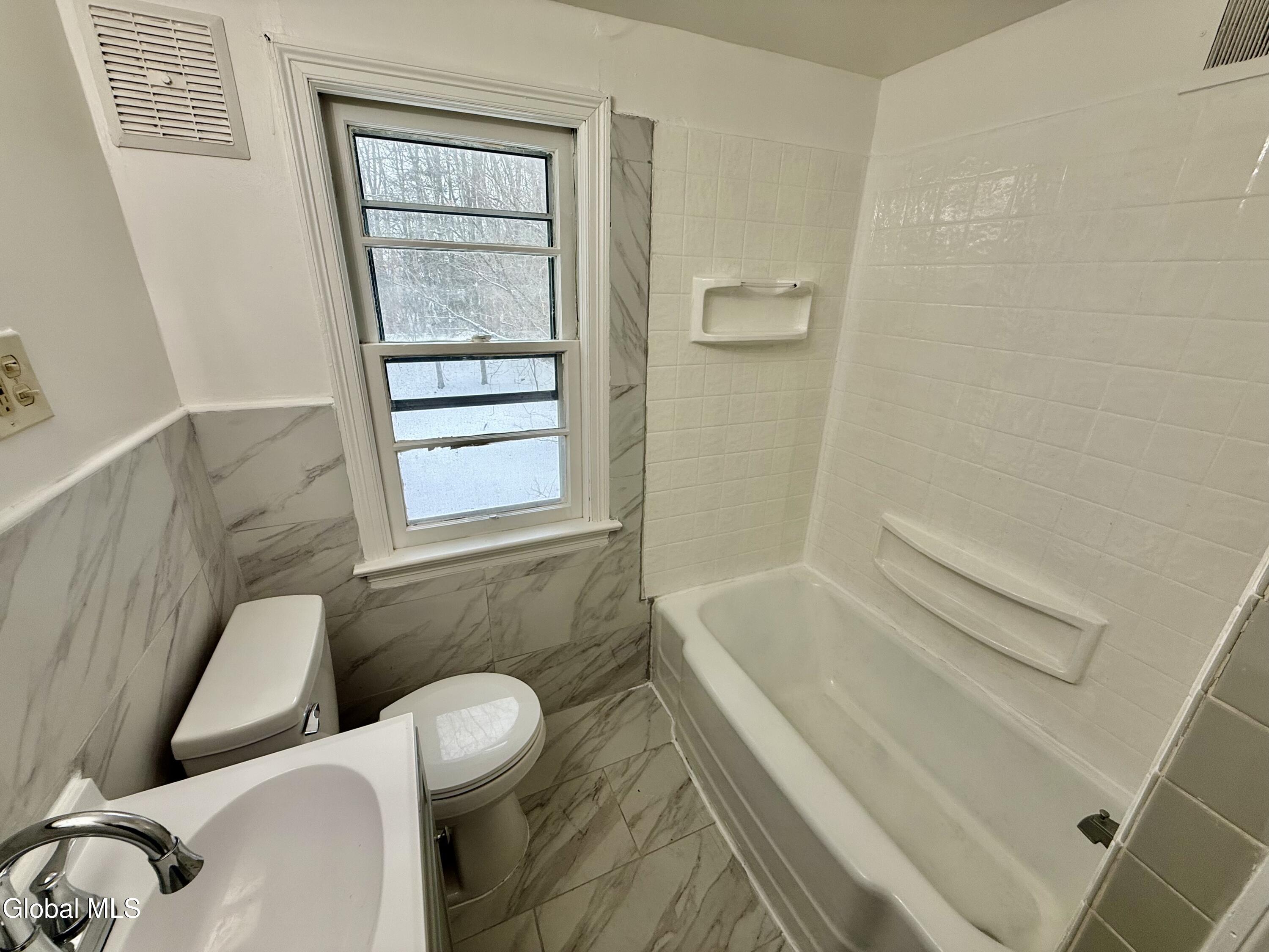 1248 Highbridge Road Rotterdam, NY 12303 - Photo 15 of 18 IMG_4159