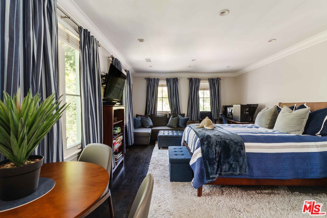 356 East Rustic Road Santa Monica, CA 90402 - Photo 21 of 28 Gallery Image 21