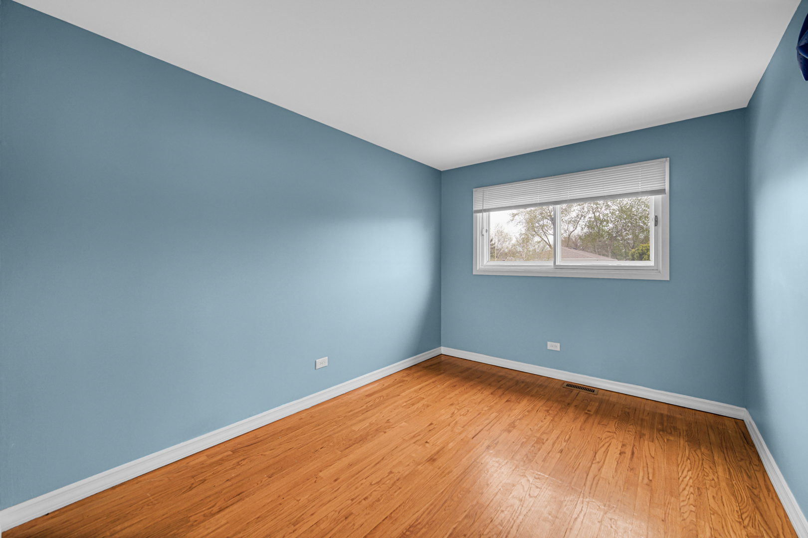 817 Kings Point Drive West Addison, IL 60101 - Photo 13 of 31 Gallery Image 13