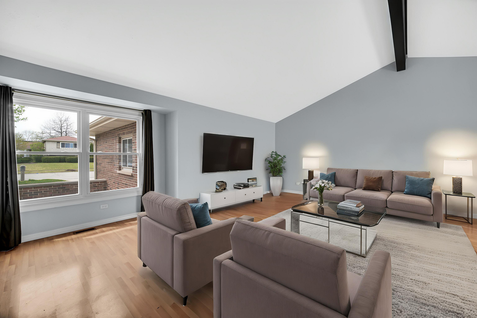 817 Kings Point Drive West Addison, IL 60101 - Photo 3 of 31 Gallery Image 3