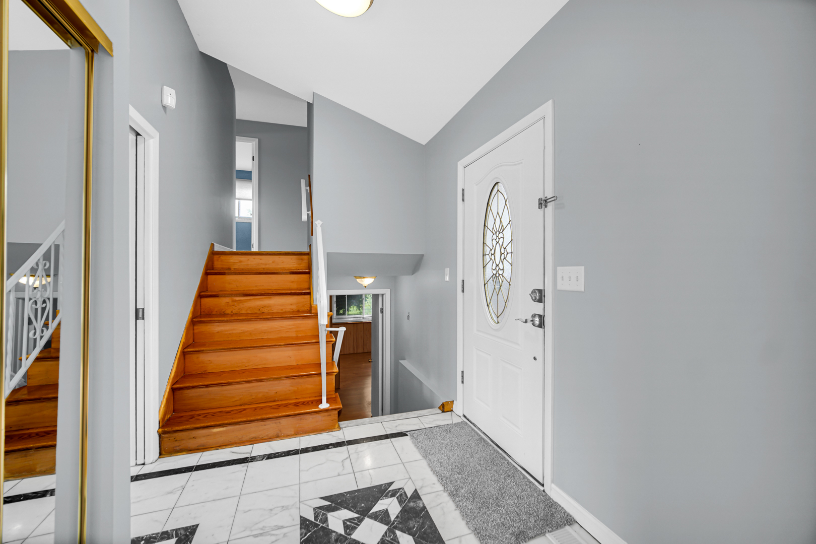817 Kings Point Drive West Addison, IL 60101 - Photo 9 of 31 Gallery Image 9